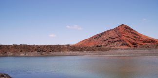 Cosa vedere a Lanzarote: paesaggi vulcanici e spiagge da sogno Cosa vedere a Lanzarote: paesaggi vulcanici e spiagge da sogno