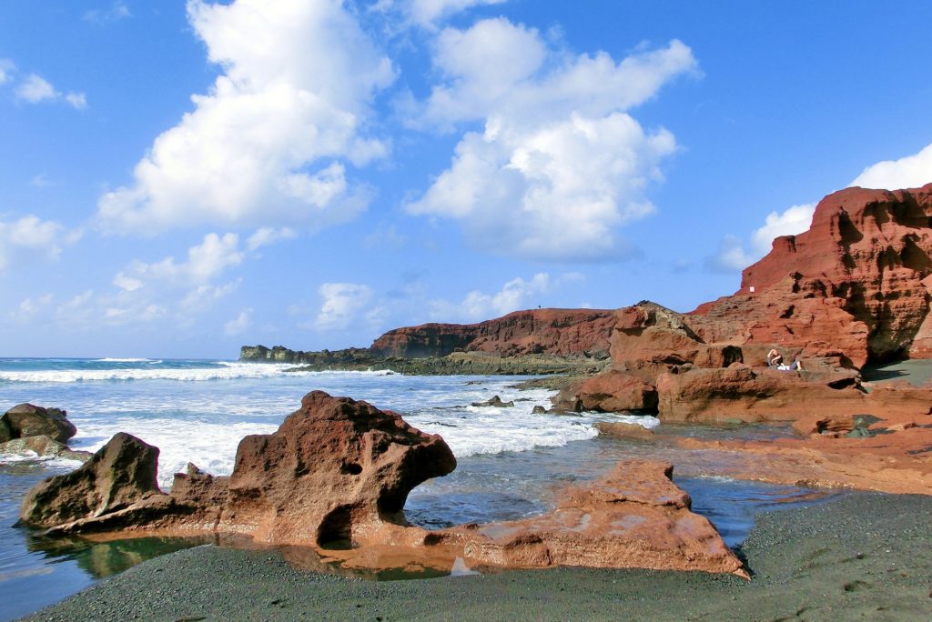 Cosa vedere a Lanzarote: paesaggi vulcanici e spiagge da sogno